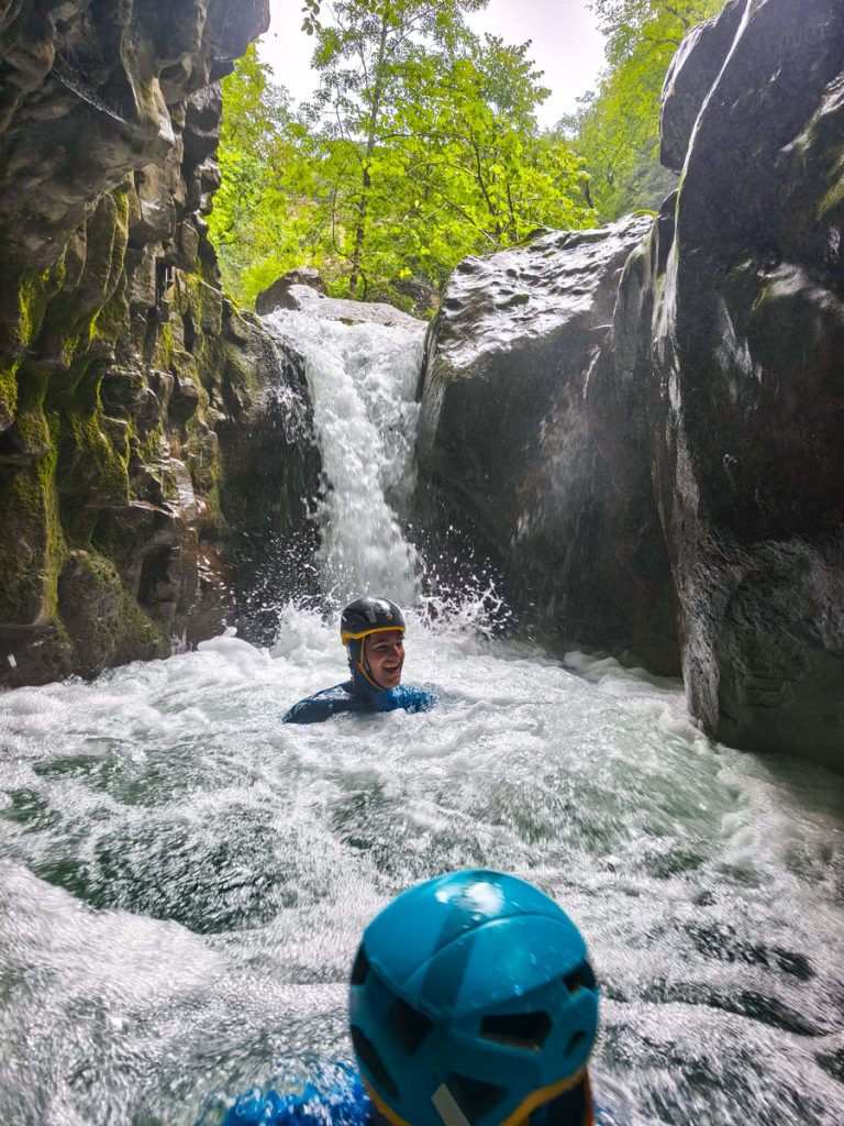 Cascadas y toboganes barranquismo