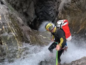 Seguridad y dificultad en barrancos, rápel barranquismo