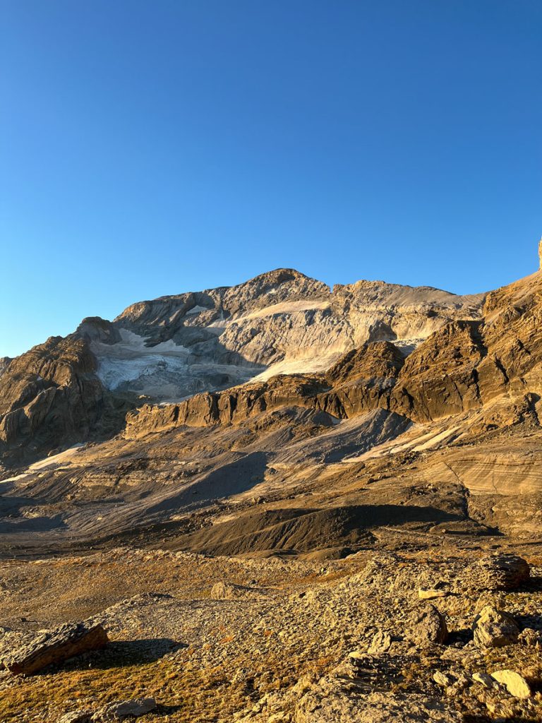 El amanecer en el Balcón de Pineta, vistas a la cara norte del Perdido